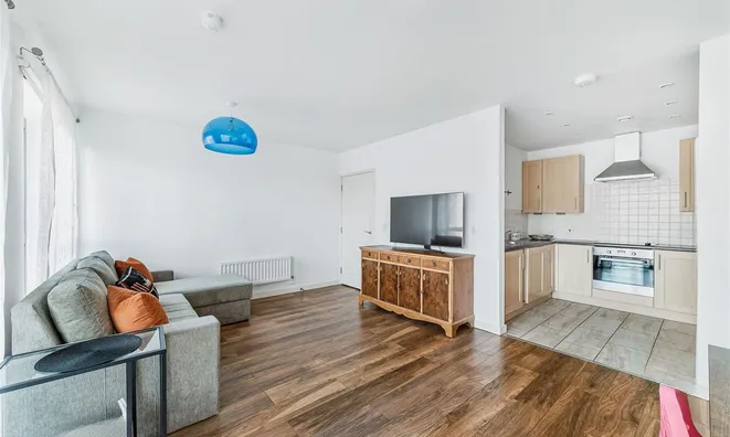 Недвижимость Chaplin House, All Saints Road, Acton: 2