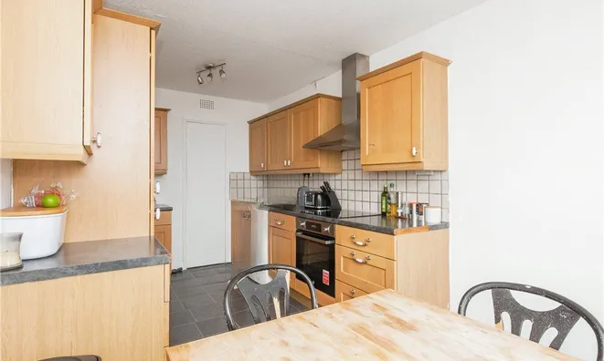 Недвижимость Bramlands Close: 13