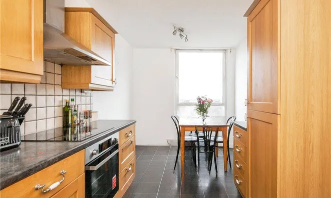 Недвижимость Bramlands Close: 18