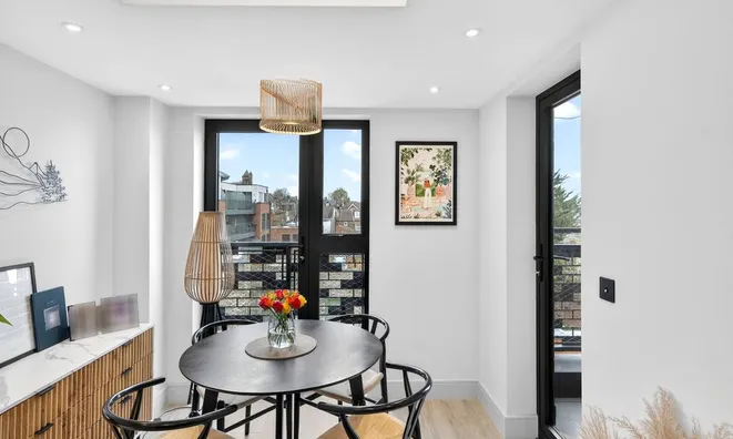 Недвижимость Tottenham Lane, Berkeley House: 16