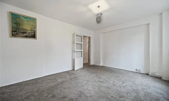 Недвижимость Gee Street: 2