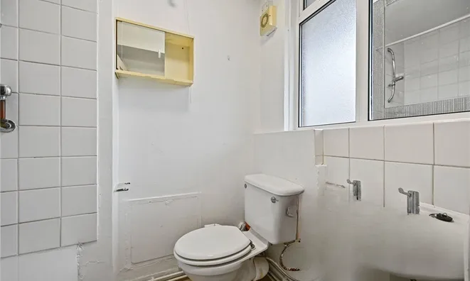 Недвижимость Gee Street: 3