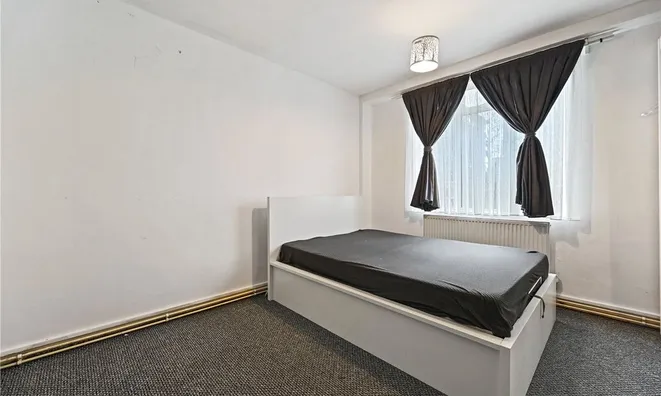 Недвижимость Gee Street: 7