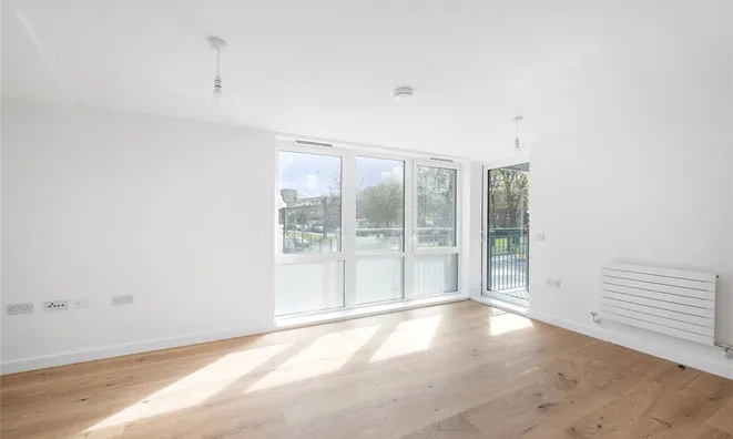 Недвижимость Clarence Avenue: 3