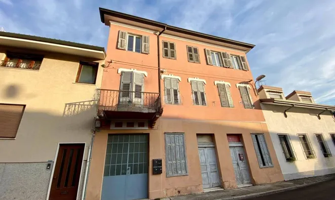 Недвижимость Двухкомнатная квартира в центре: 2