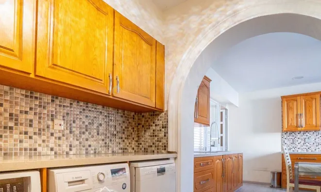 Недвижимость 6 Bedroom Villa for Sale in Germasogeia, Limassol: 14
