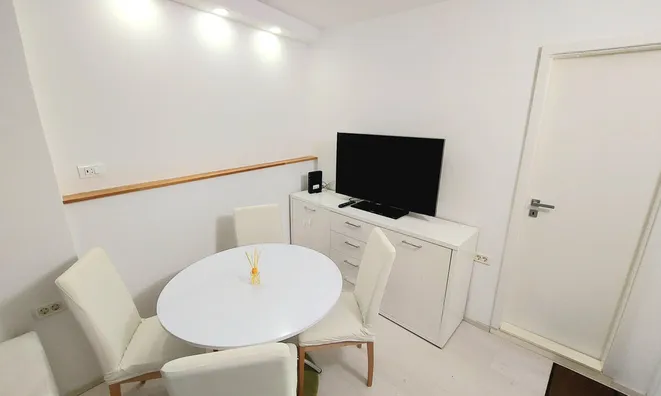 Недвижимость Квартира, 1-комнатная Пиран.: 6