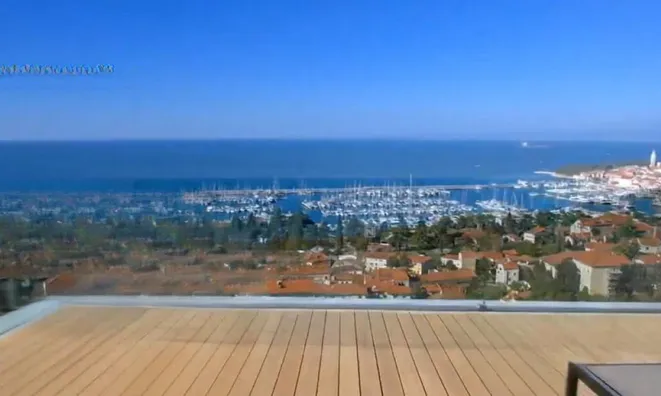 Недвижимость Четырёхкомнатная квартира в Изоле: 3