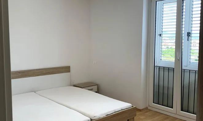 Недвижимость Трёхкомнатная квартира в центре Сежаны: 3