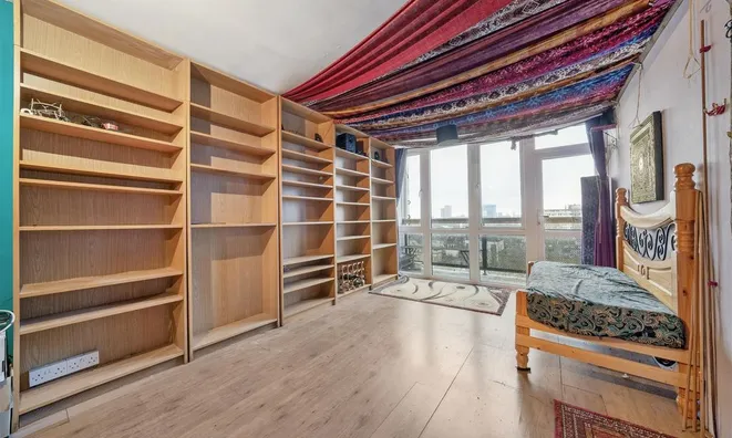 Недвижимость Yates House, Roberta Street: 10