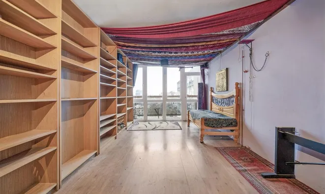 Недвижимость Yates House, Roberta Street: 11