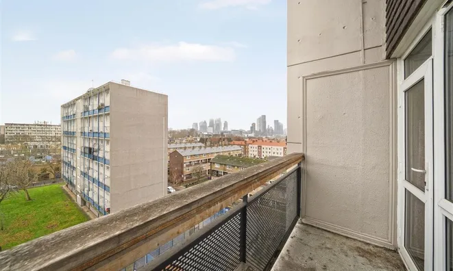 Недвижимость Yates House, Roberta Street: 12