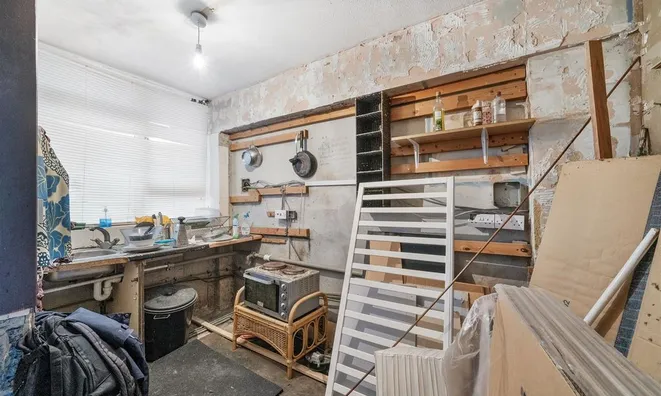 Недвижимость Yates House, Roberta Street: 14