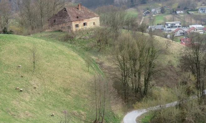 Недвижимость Земельный участок вблизи центра Рогашки-Слатины: 1