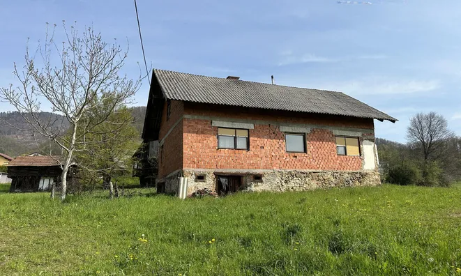 Недвижимость Земельный участок под застройку в Церовце под Бочем: 10