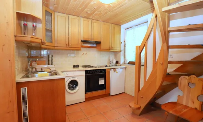 Недвижимость Дом, Равница: 12