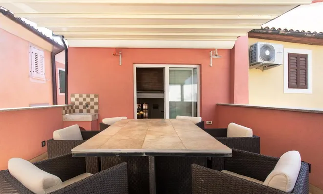 Недвижимость Дом с террасой Ново Пиран: 2