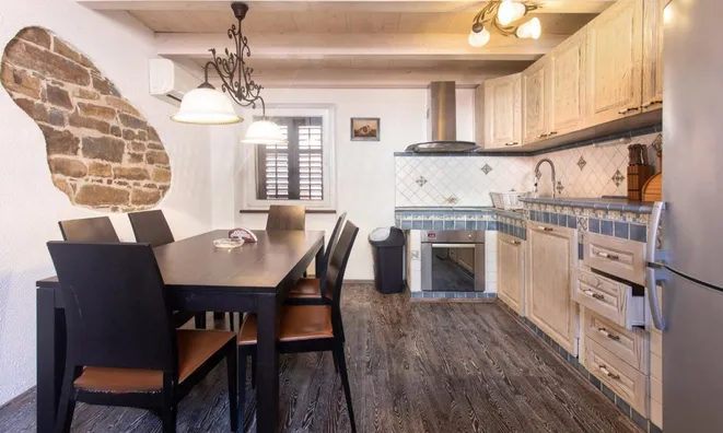 Недвижимость Дом с террасой Ново Пиран: 4