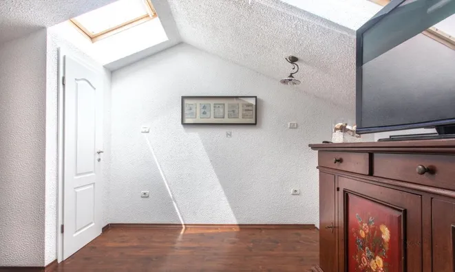 Недвижимость Дом с террасой Ново Пиран: 13