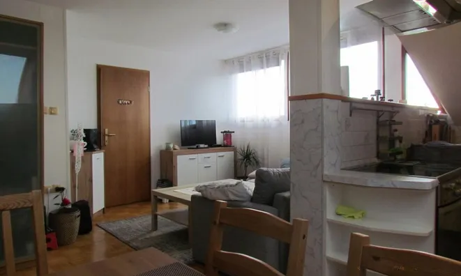 Недвижимость Квартира в Любляне с гаражом: 2