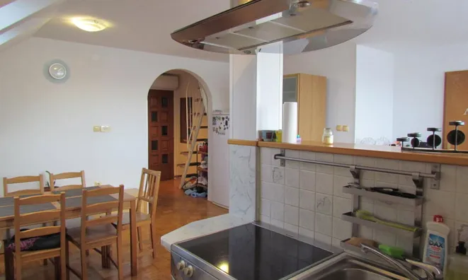 Недвижимость Квартира в Любляне с гаражом: 3