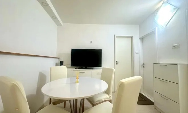 Недвижимость Однокомнатная квартира Пиран: 9