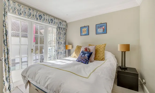 Недвижимость Farrier Walk: 2