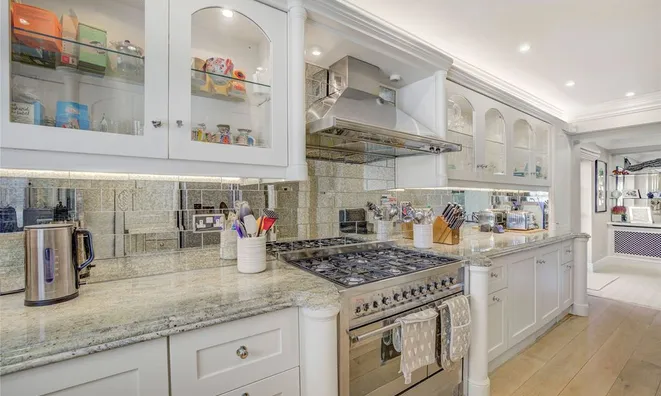 Недвижимость Farrier Walk: 8