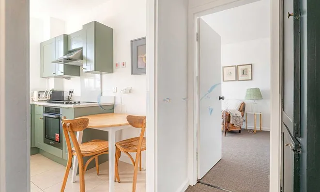 Недвижимость Swan Court, Chelsea Manor Street: 11
