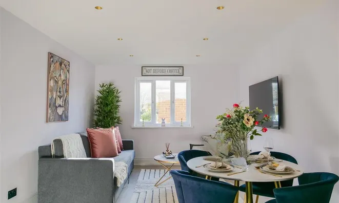 Недвижимость Bromyard Avenue: 16