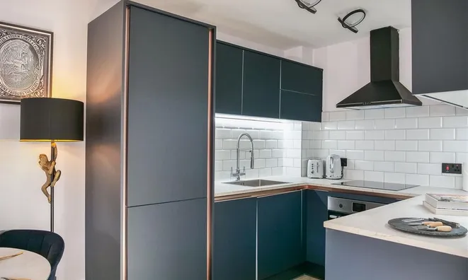 Недвижимость Bromyard Avenue: 28