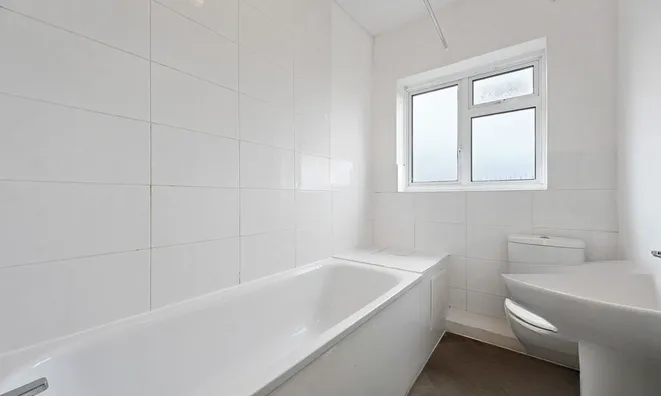 Недвижимость Gloucester Close, London, 8: 2