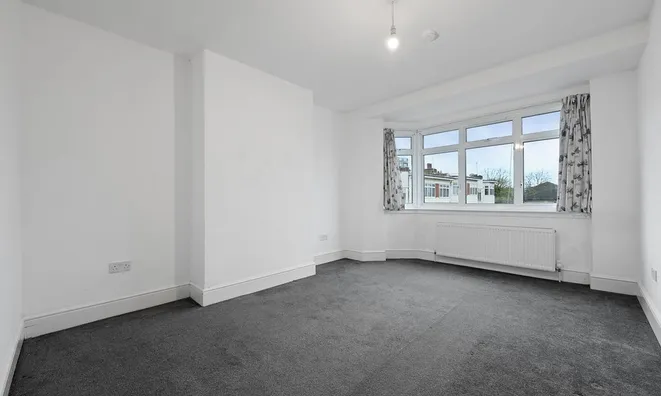 Недвижимость Gloucester Close, London, 8: 6