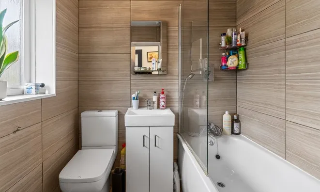 Недвижимость Dickens Estate: 3