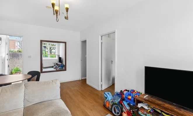 Недвижимость Dickens Estate: 5