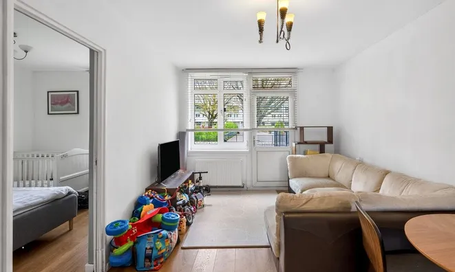 Недвижимость Dickens Estate: 10