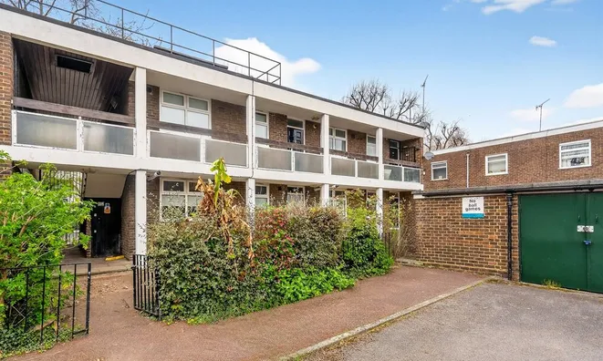 Недвижимость Dickens Estate: 12