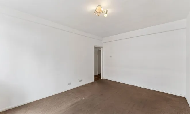 Недвижимость Upper Richmond Road: 8