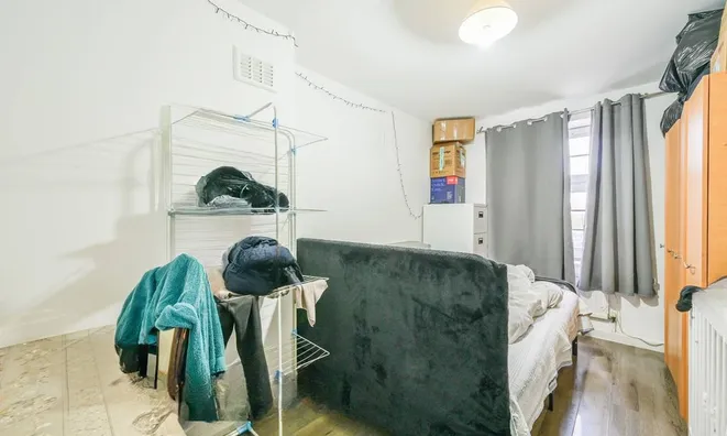 Недвижимость Sutton Street, Shadwell: 2