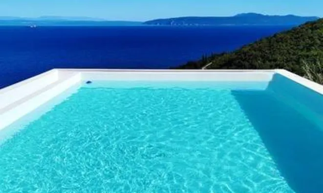 Недвижимость Трёхкомнатная квартира Центр: 1