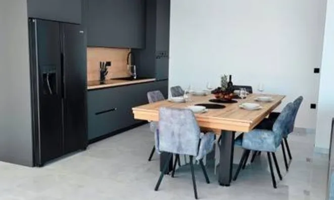 Недвижимость Трёхкомнатная квартира Центр: 8