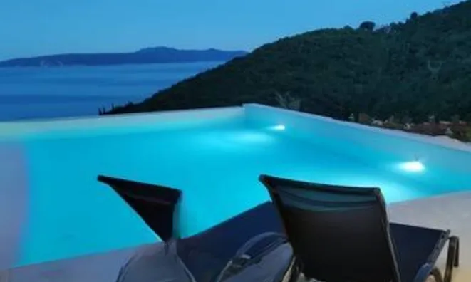 Недвижимость Трёхкомнатная квартира Центр: 10