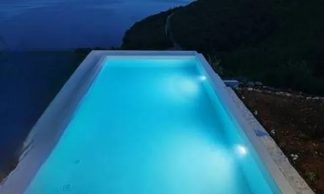 Недвижимость Трёхкомнатная квартира Центр: 11