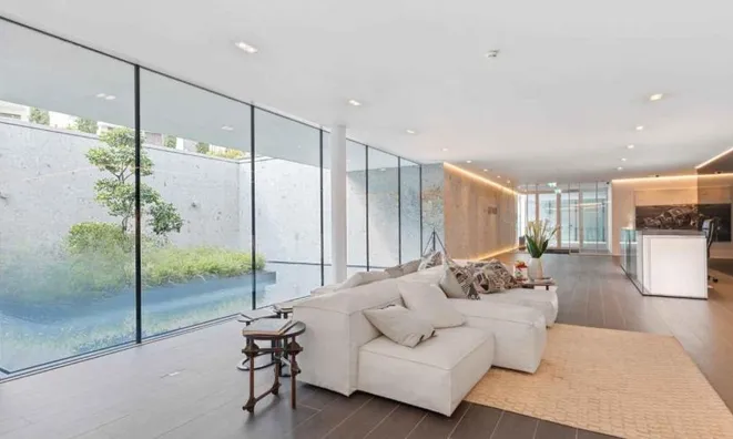 Недвижимость Apartment 5 rooms: 2