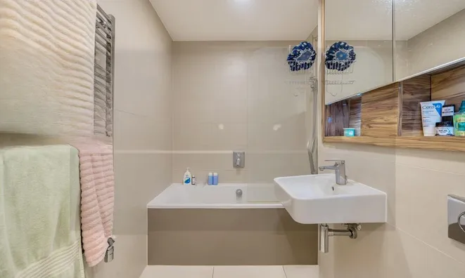 Недвижимость Market Road: 8