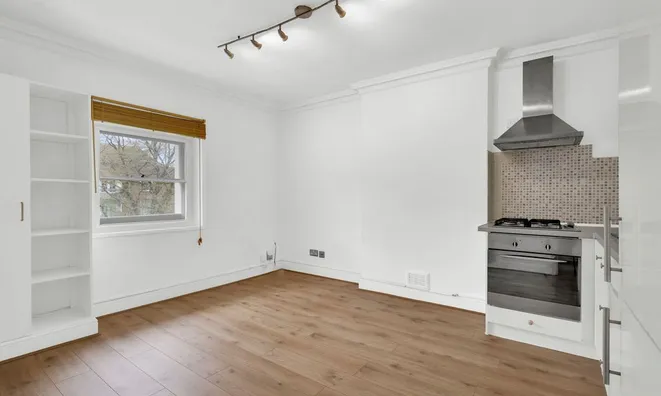 Недвижимость Adelaide Road: 14