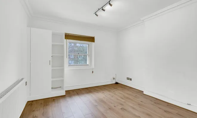 Недвижимость Adelaide Road: 16