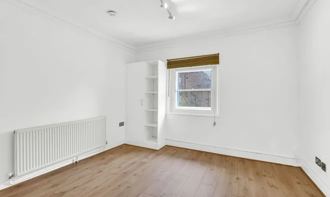 Недвижимость Adelaide Road: 17