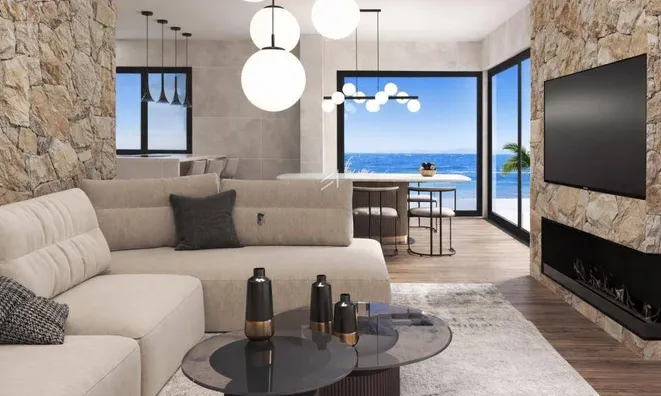 Недвижимость Трехкомнатная квартира Центр: 3