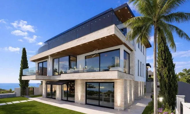 Недвижимость Трехкомнатная квартира Центр: 15